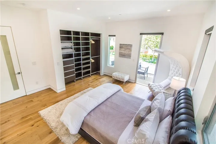 14818 Huston Street, Sherman Oaks, California 91403