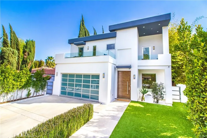 14818 Huston Street, Sherman Oaks, California 91403