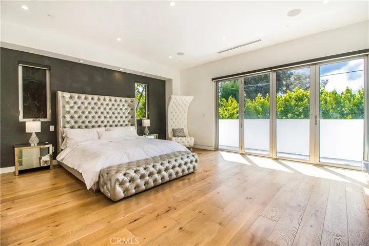 14818 Huston Street, Sherman Oaks, California 91403