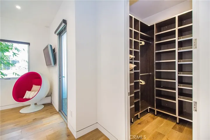 14818 Huston Street, Sherman Oaks, California 91403