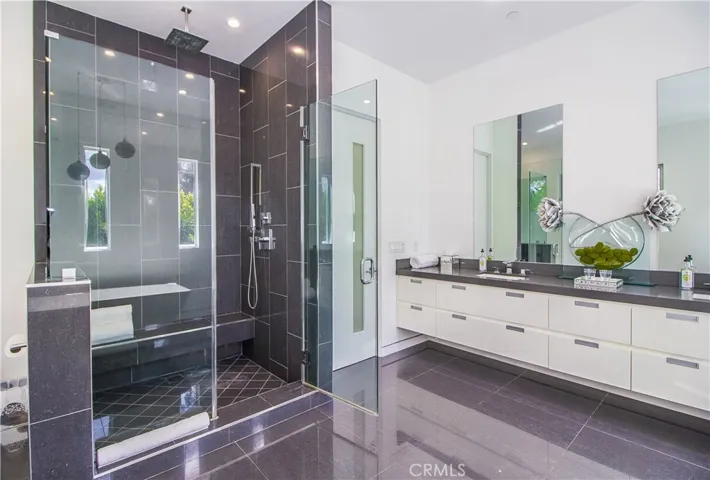 14818 Huston Street, Sherman Oaks, California 91403