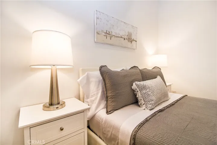 14818 Huston Street, Sherman Oaks, California 91403
