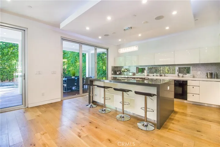 14818 Huston Street, Sherman Oaks, California 91403