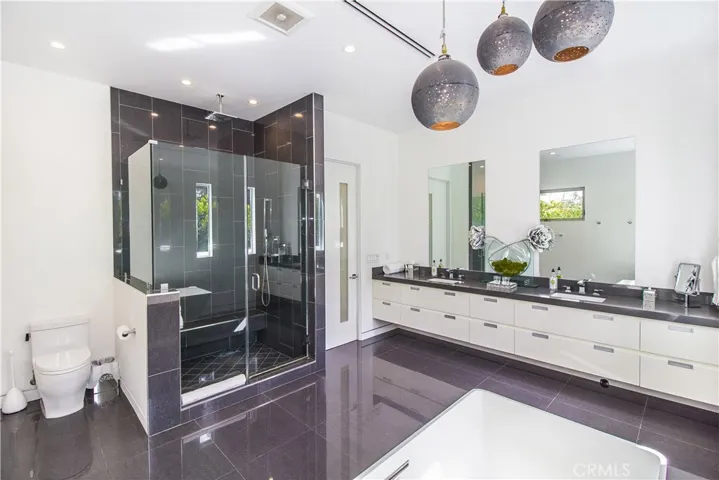14818 Huston Street, Sherman Oaks, California 91403