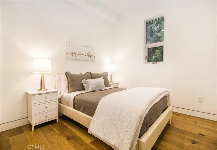 14818 Huston Street, Sherman Oaks, California 91403