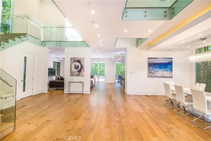 14818 Huston Street, Sherman Oaks, California 91403