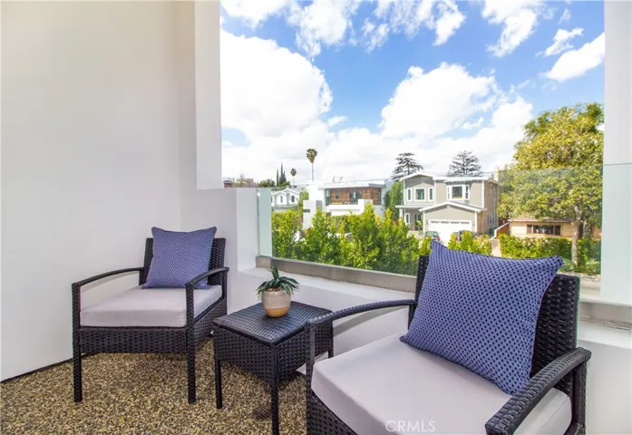 14818 Huston Street, Sherman Oaks, California 91403