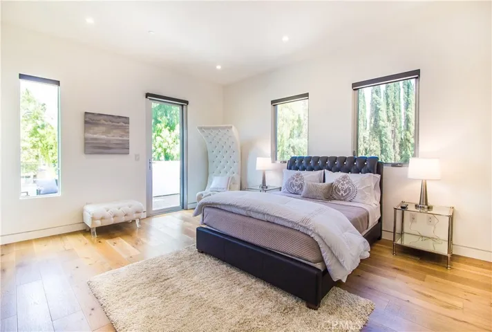 14818 Huston Street, Sherman Oaks, California 91403