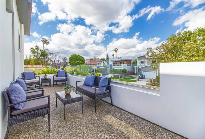 14818 Huston Street, Sherman Oaks, California 91403
