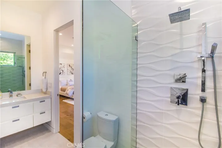 14818 Huston Street, Sherman Oaks, California 91403