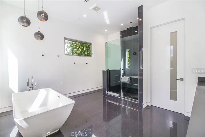 14818 Huston Street, Sherman Oaks, California 91403