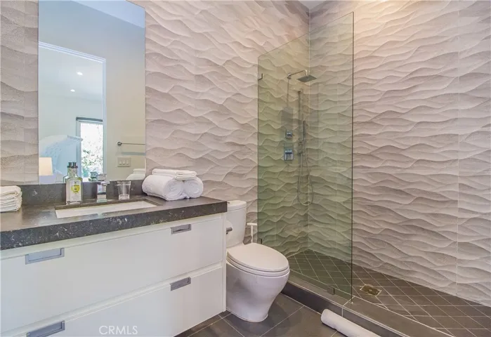 14818 Huston Street, Sherman Oaks, California 91403