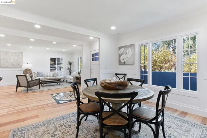 877 Alma Pl, Oakland, California 94610