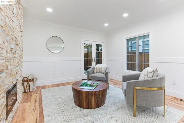877 Alma Pl, Oakland, California 94610