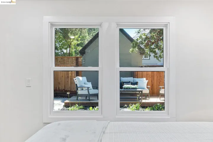 877 Alma Pl, Oakland, California 94610
