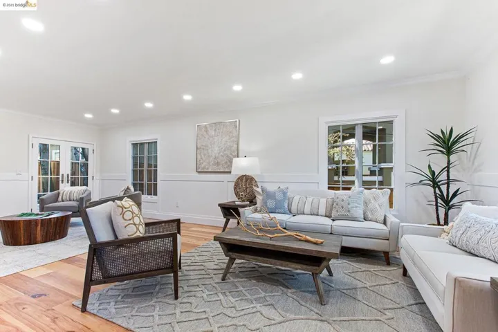 877 Alma Pl, Oakland, California 94610