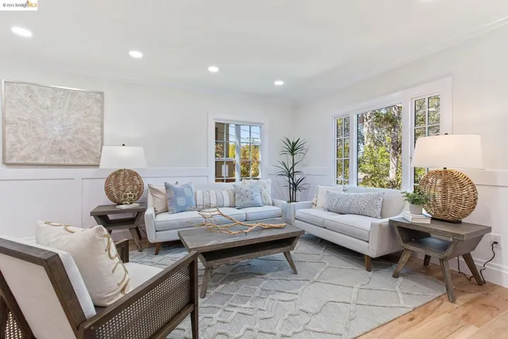 877 Alma Pl, Oakland, California 94610