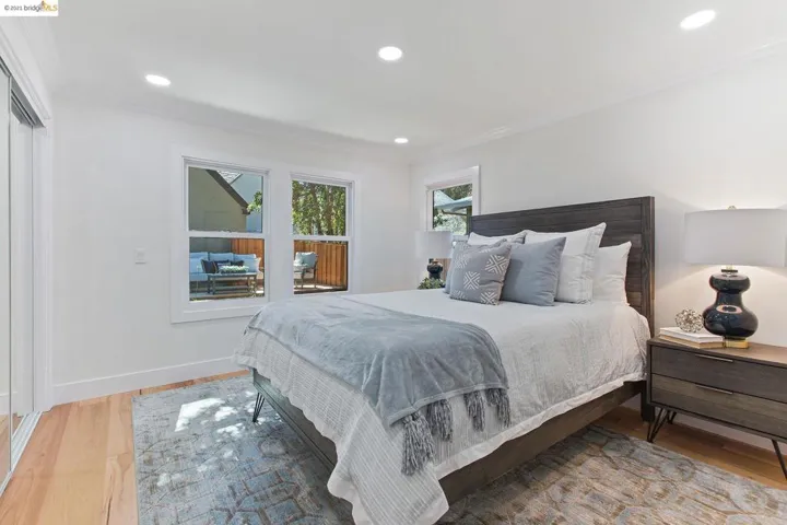877 Alma Pl, Oakland, California 94610