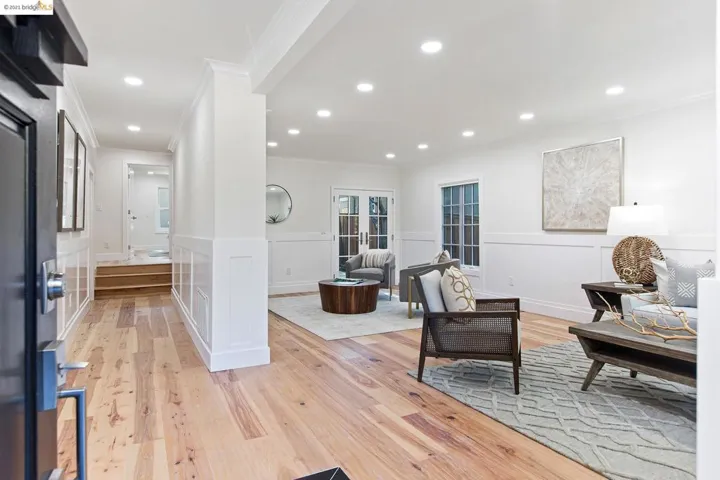 877 Alma Pl, Oakland, California 94610