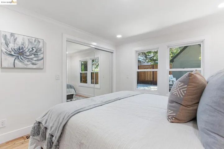 877 Alma Pl, Oakland, California 94610