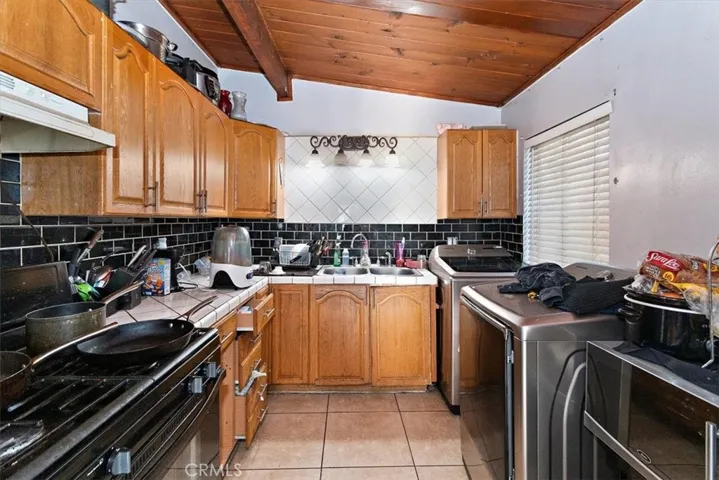 2411 Merrywood Street, Pomona, California 91767
