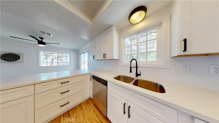 3166 Paradise View Road, Yucca Valley, California 92284