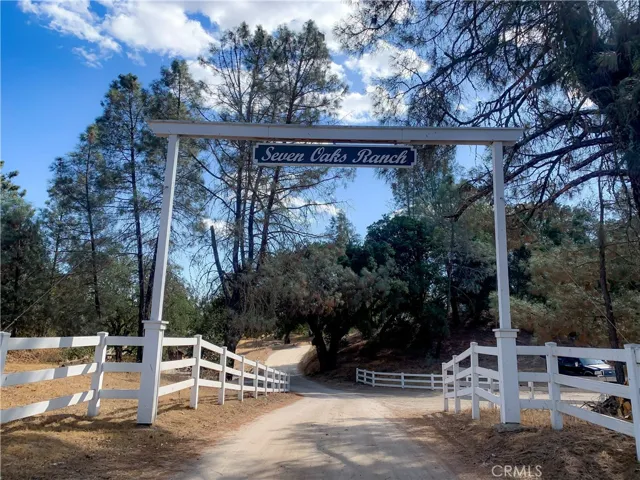 5411 Seven Oaks Way, Santa Margarita, California 93453