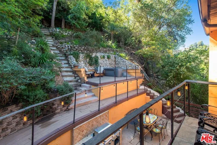 8400 Yucca Trail, Los Angeles, California 90046