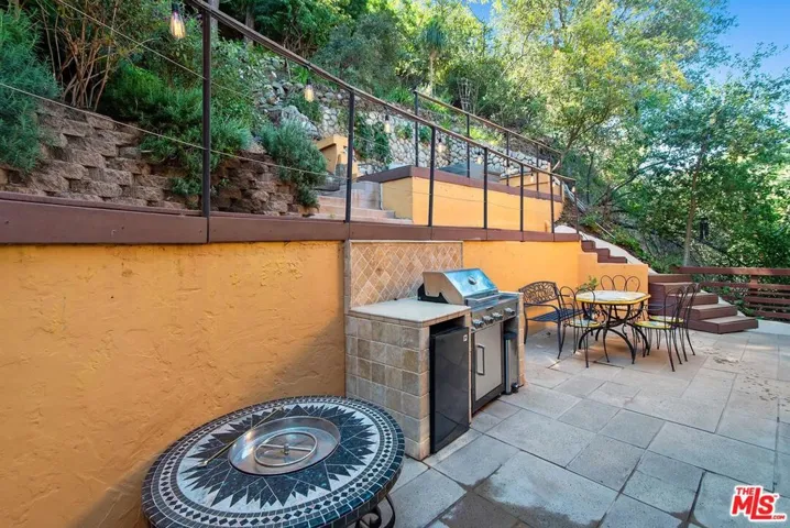 8400 Yucca Trail, Los Angeles, California 90046