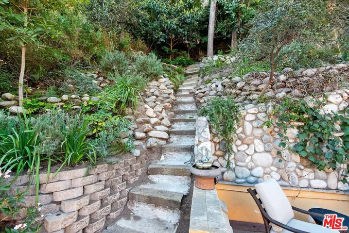 8400 Yucca Trail, Los Angeles, California 90046