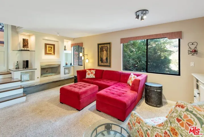 8400 Yucca Trail, Los Angeles, California 90046