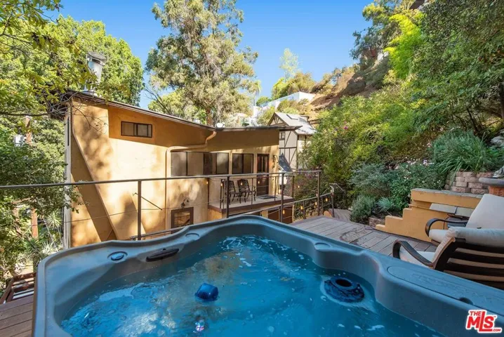 8400 Yucca Trail, Los Angeles, California 90046