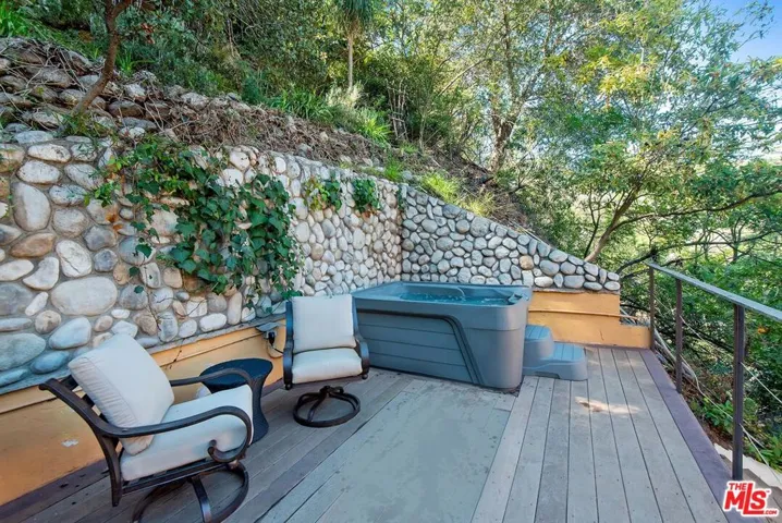 8400 Yucca Trail, Los Angeles, California 90046