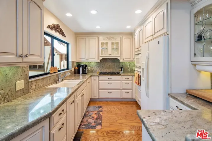 8400 Yucca Trail, Los Angeles, California 90046