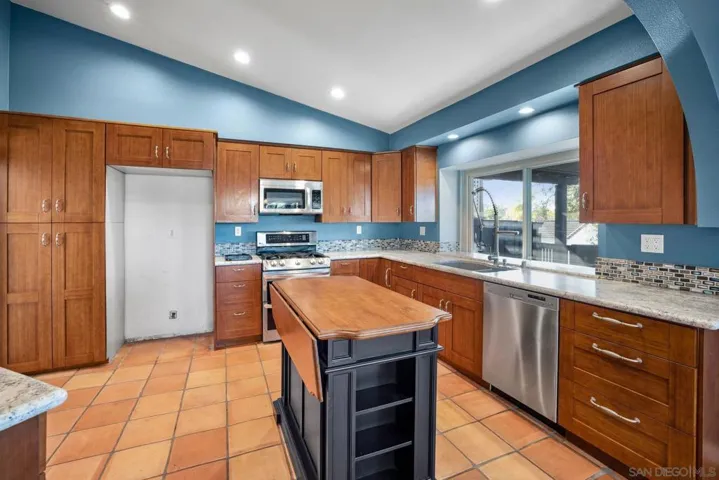 1561 Vaquero Gln, Escondido, California 92026
