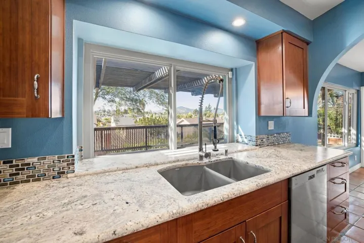 1561 Vaquero Gln, Escondido, California 92026