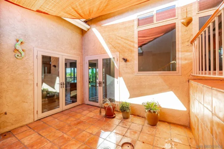1561 Vaquero Gln, Escondido, California 92026