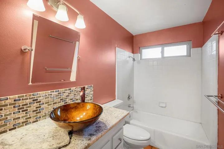 1561 Vaquero Gln, Escondido, California 92026