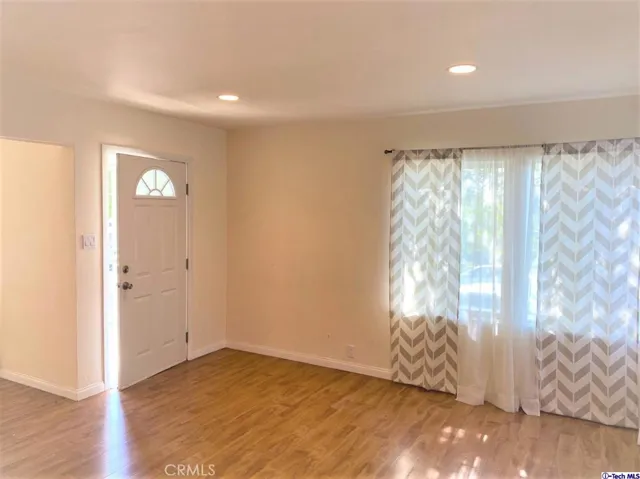 10158 Mcclemont Avenue, Tujunga, California 91042