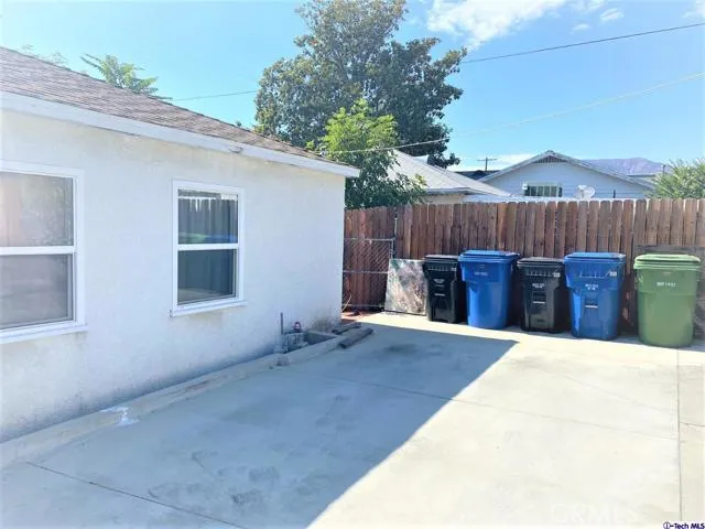 10158 Mcclemont Avenue, Tujunga, California 91042