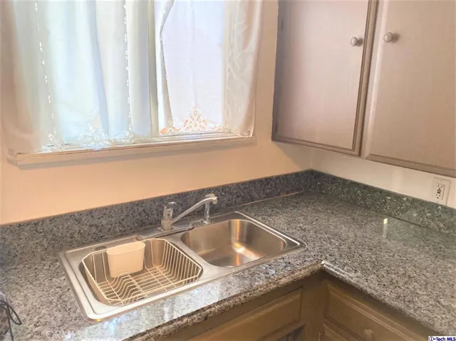 10158 Mcclemont Avenue, Tujunga, California 91042