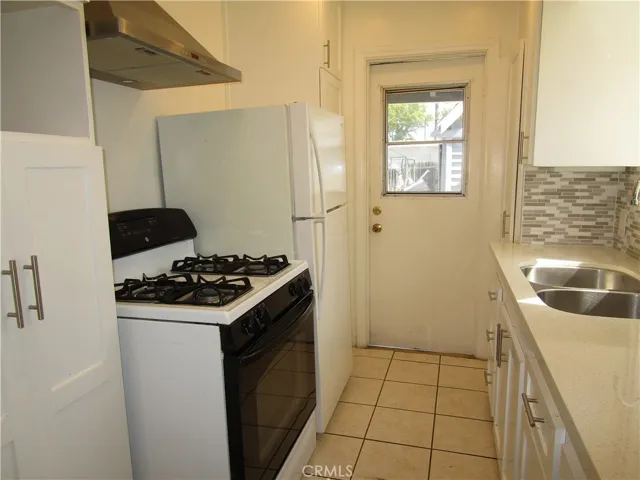 5550 Cerritos Avenue, Long Beach, California 90805