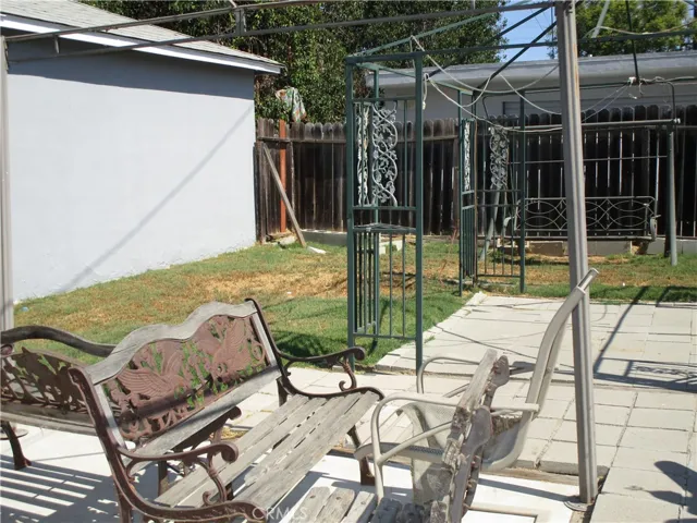 5550 Cerritos Avenue, Long Beach, California 90805