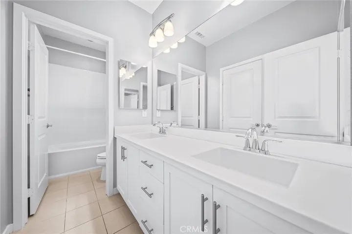 46 Clover, Lake Forest, California 92630