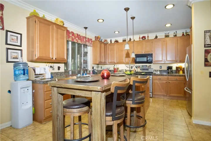 2033 Becket Court, San Jacinto, California 92583