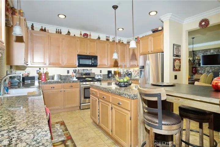 2033 Becket Court, San Jacinto, California 92583