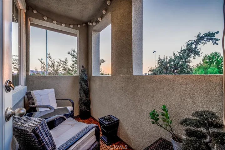 27261 Riverview Lane, Valencia, California 91354