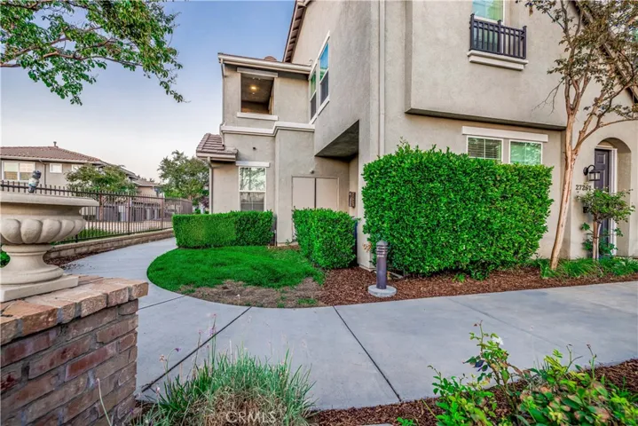 27261 Riverview Lane, Valencia, California 91354