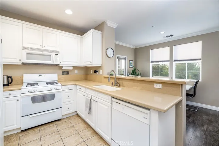 27261 Riverview Lane, Valencia, California 91354