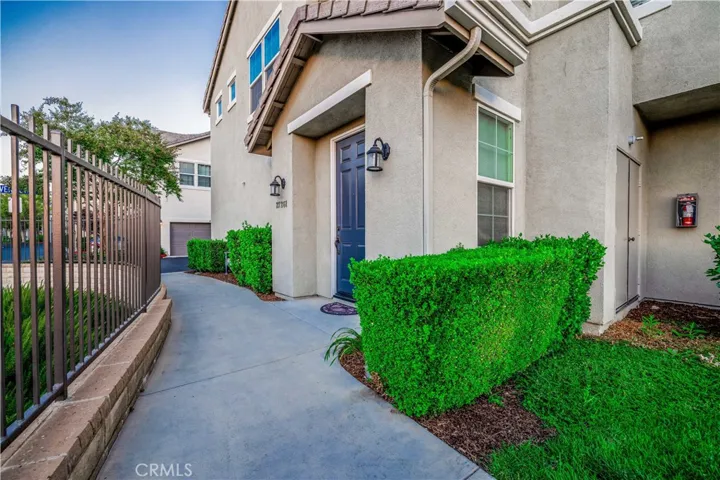 27261 Riverview Lane, Valencia, California 91354